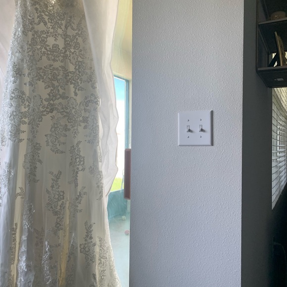 Maggie sottero brand new never worn wedding gown - Picture 5 of 16